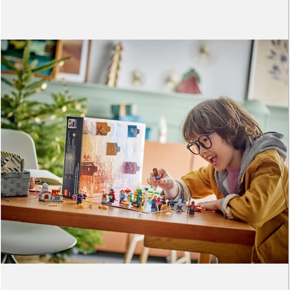 Lego Marvel Avengers 2023 Advent Calendar 76267 - Picture 3 of 3